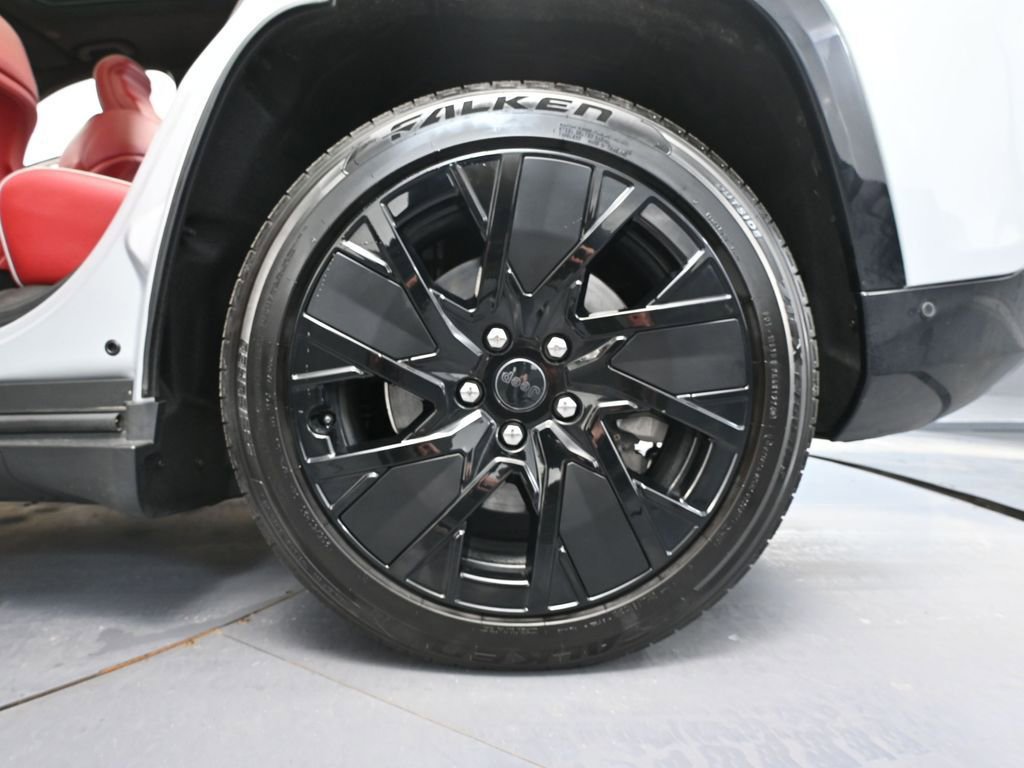 Used 2025 Jeep Wagoneer S Launch Edition image 14