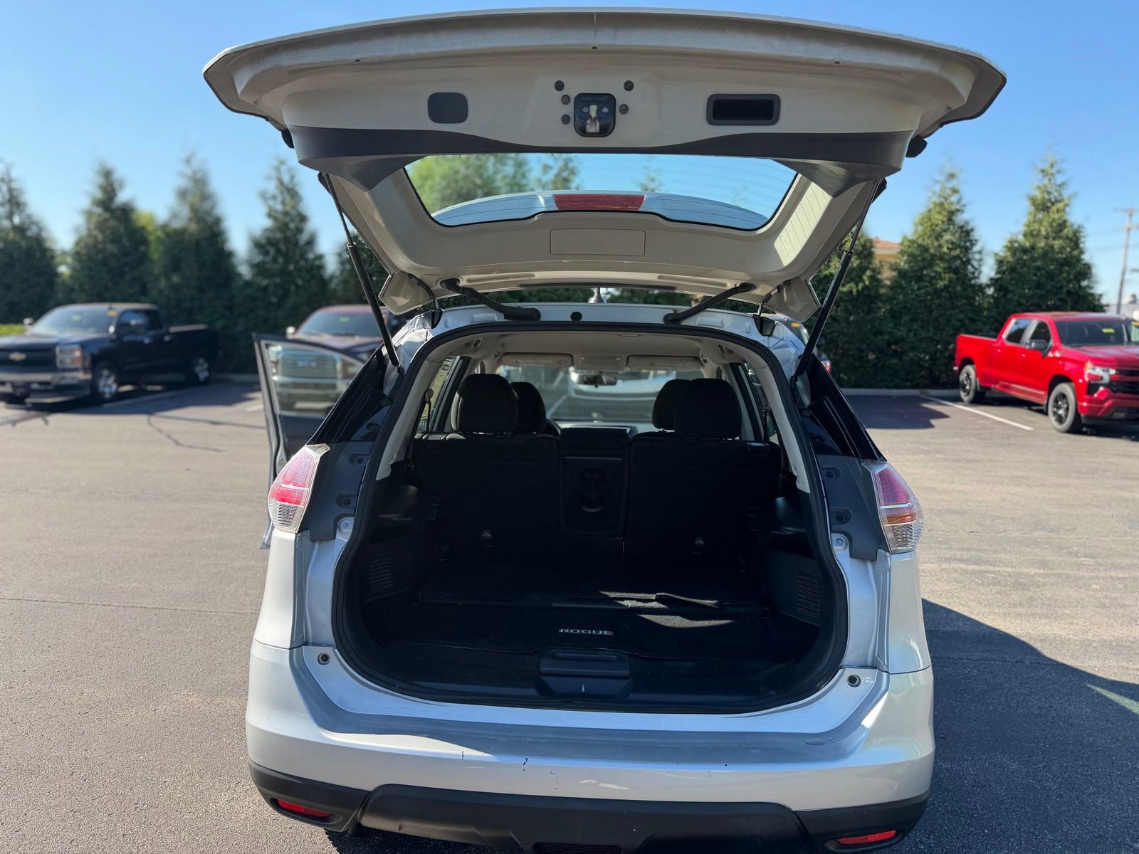 Used 2015 Nissan Rogue S image 24