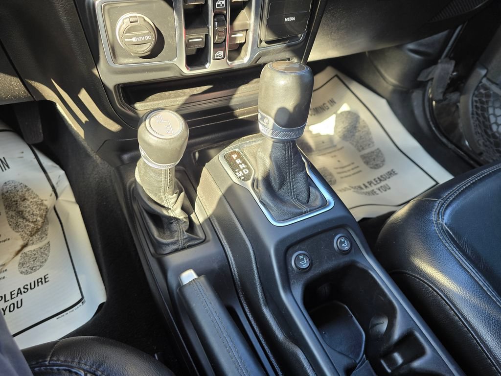 Used 2021 Jeep Wrangler Unlimited Sahara AWD/4WD image 22