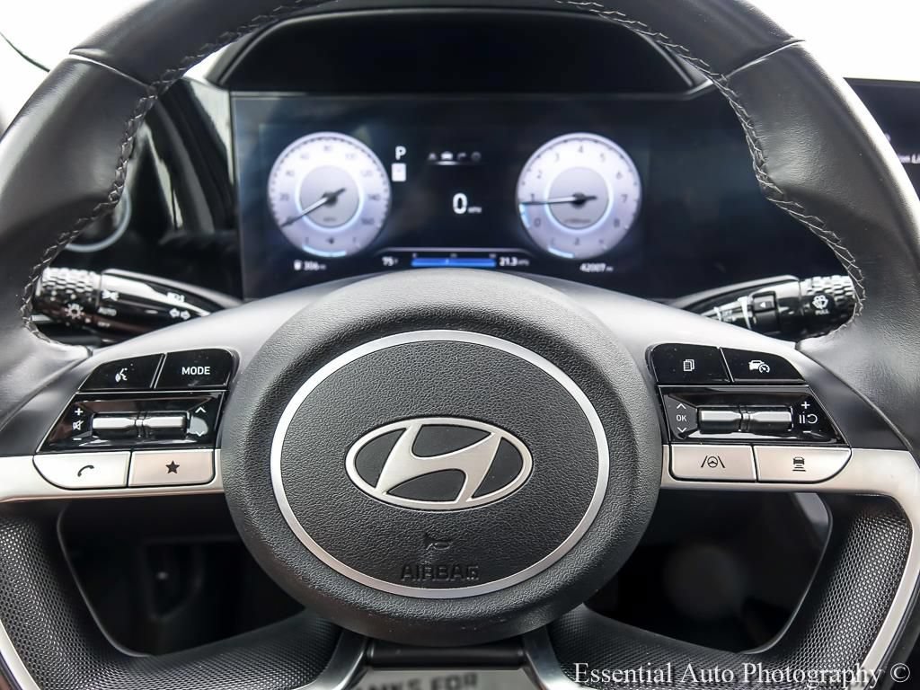 Used 2025 Hyundai Elantra SEL FWD image 15