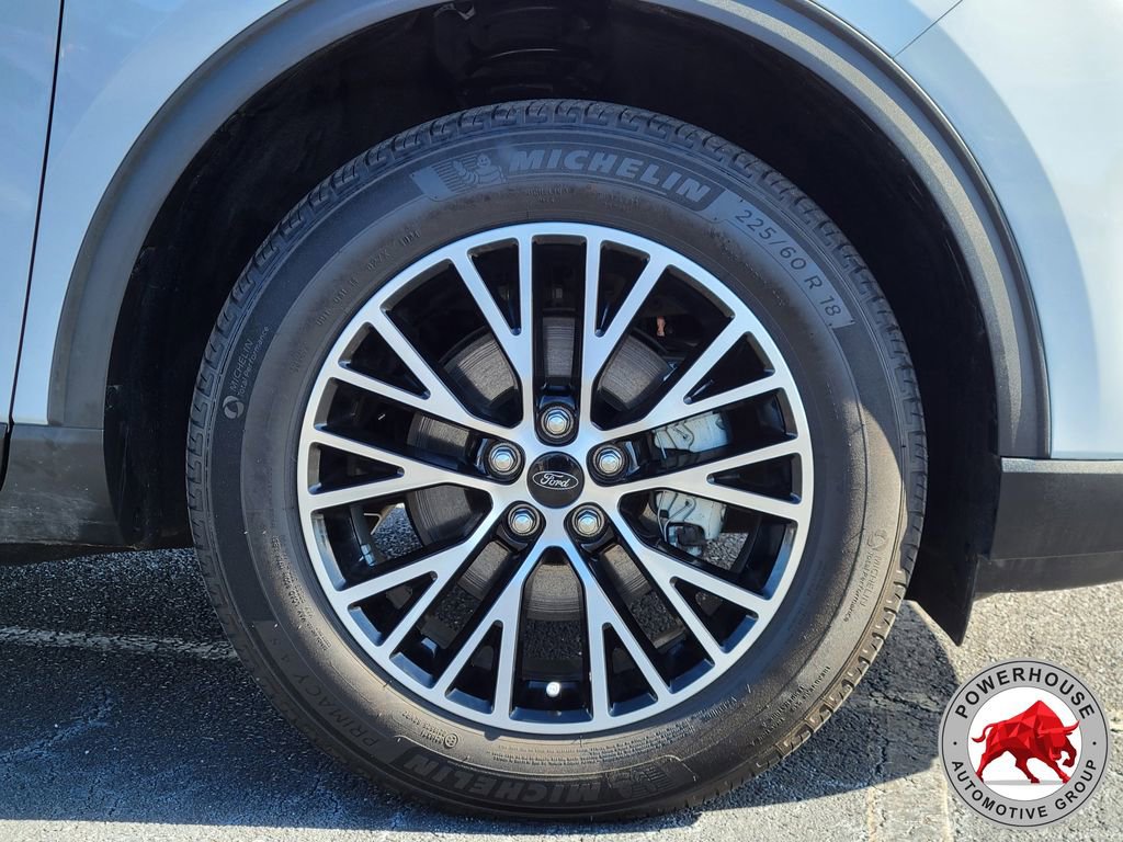 Certified 2025 Ford Escape SE w/ PHEV Premium Package image 12