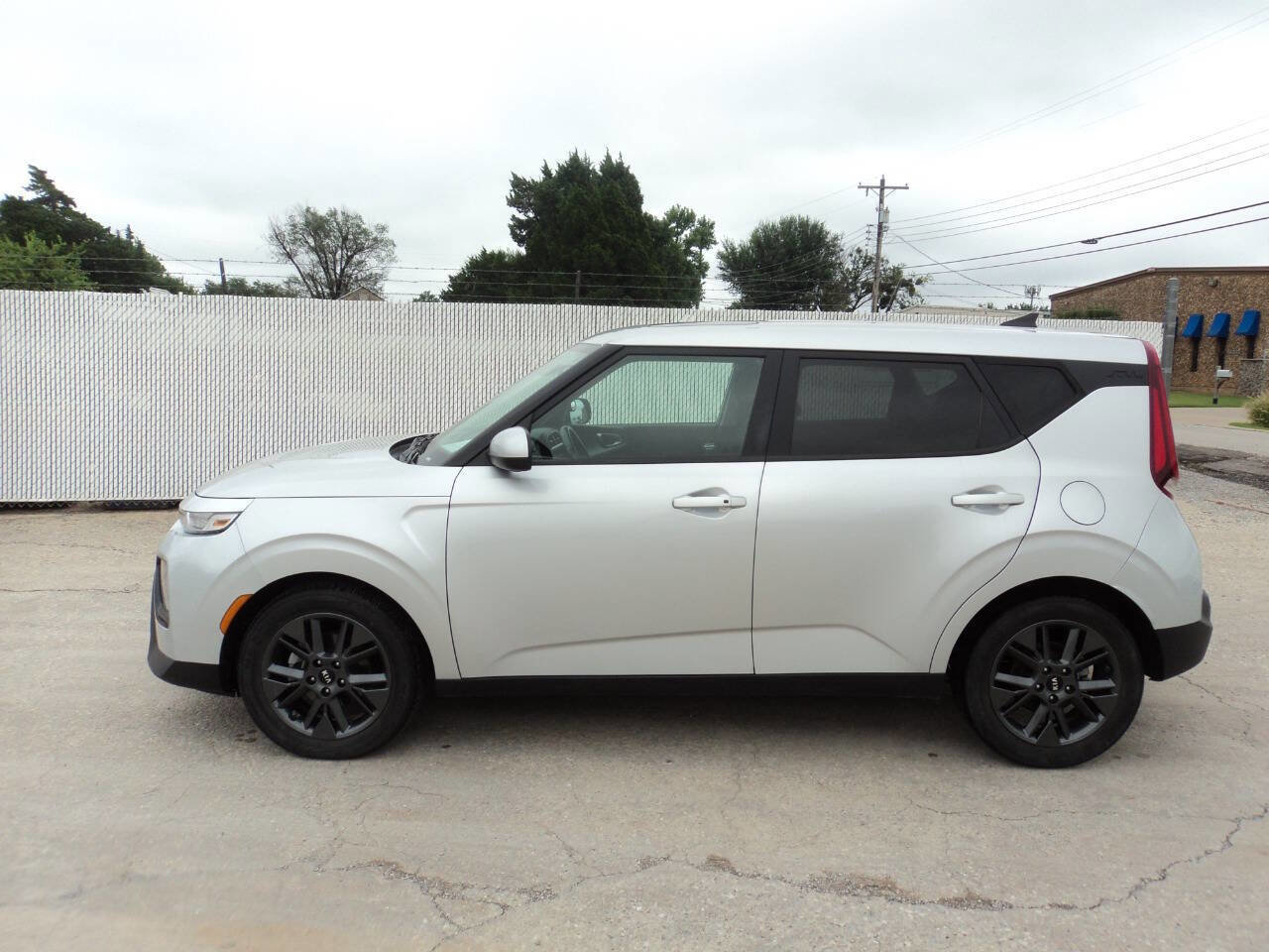 Used 2021 Kia Soul EX image 2