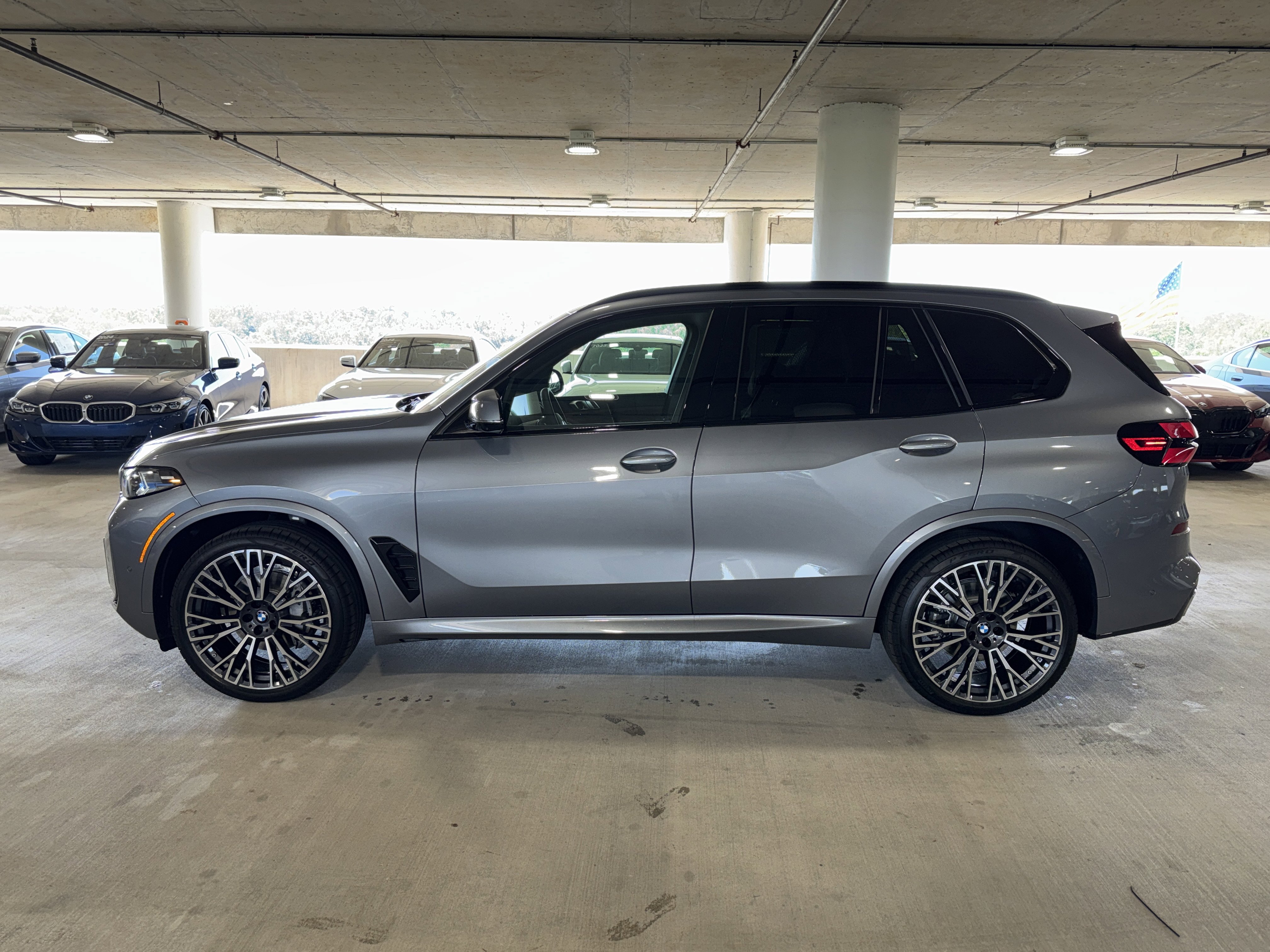 New 2026 BMW X5 sDrive40i w/ M Sport Package image 4