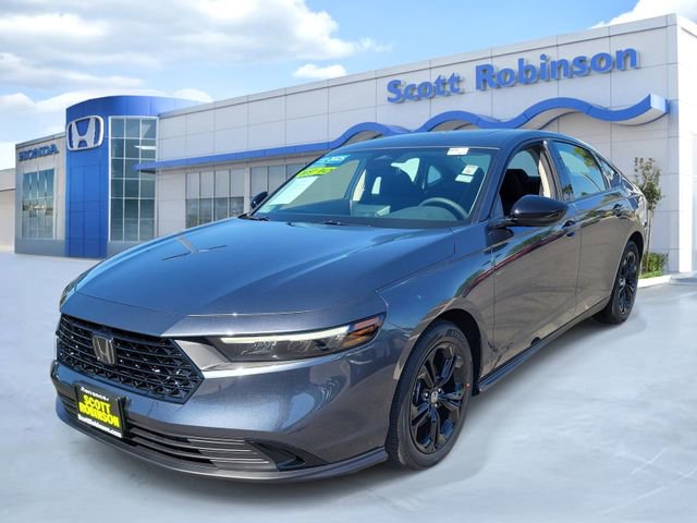 Certified 2025 Honda Accord SE image 2