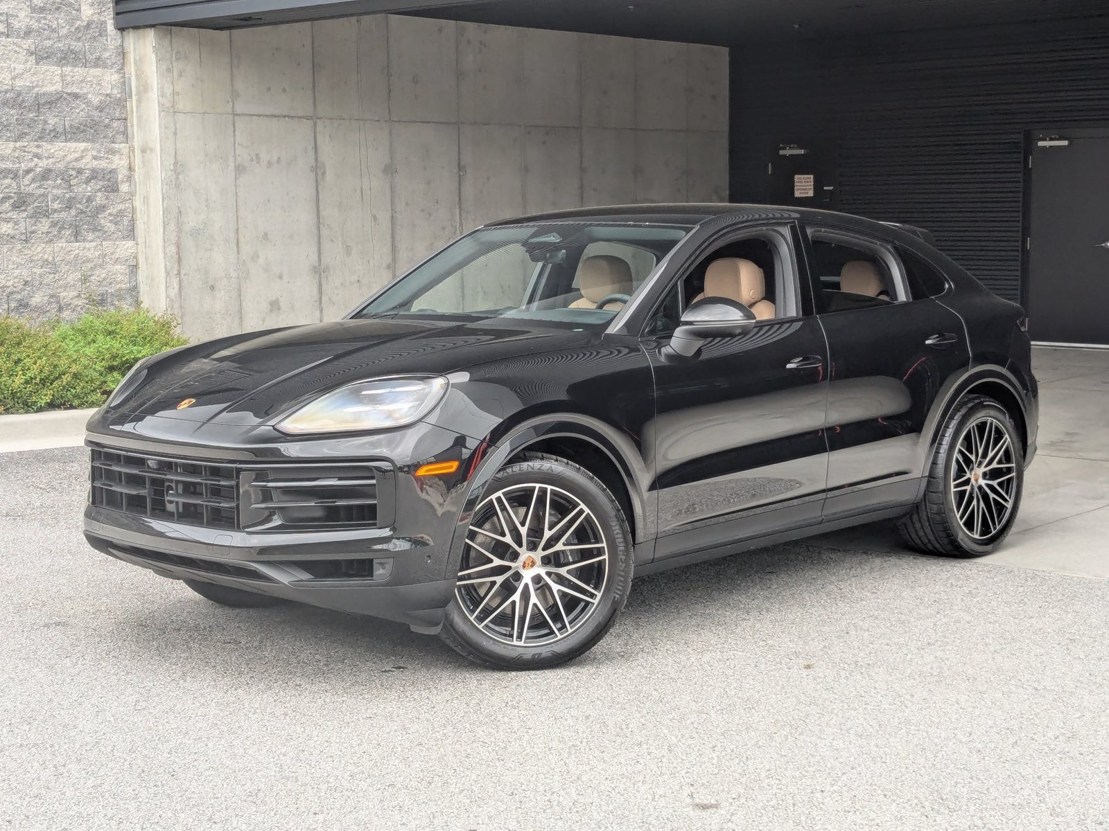 New 2026 Porsche Cayenne Coupe AWD/4WD image 1
