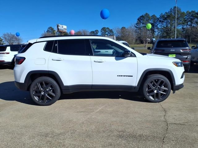 New 2026 Jeep Compass Latitude image 2