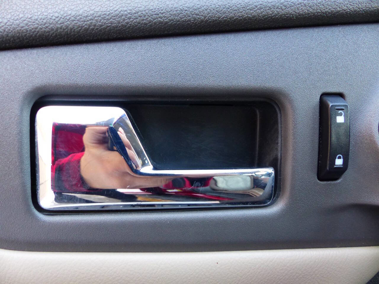 Used 2013 Ford Edge Limited w/ Driver Entry Pkg image 16