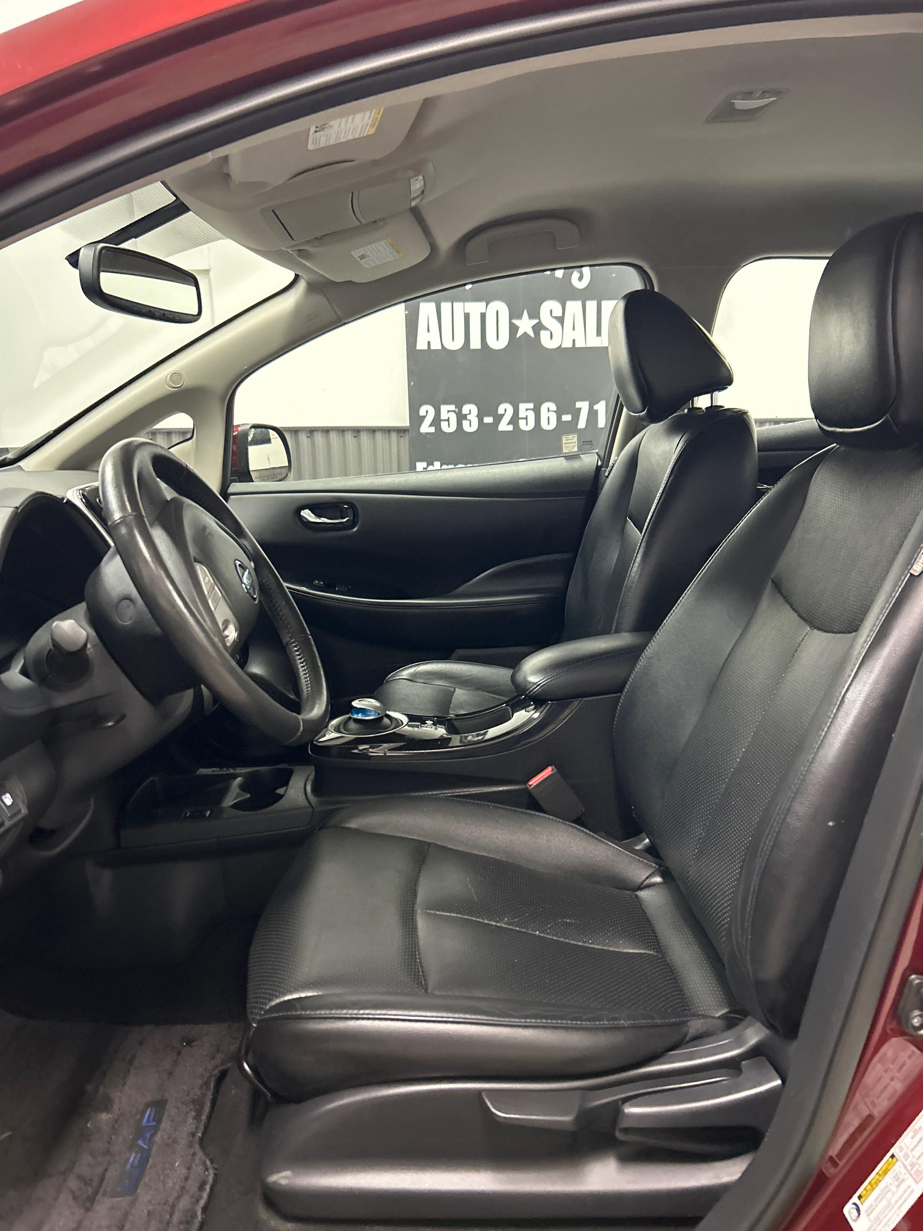 Used 2016 Nissan Leaf SL w/ Premium Package FWD image 8
