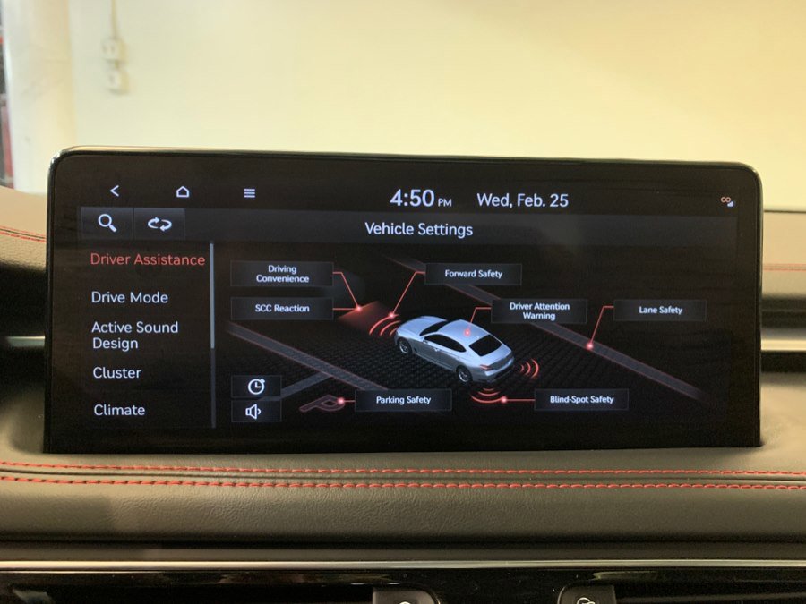 Used 2023 Genesis G70 2.0T w/ Sport Prestige Package image 30