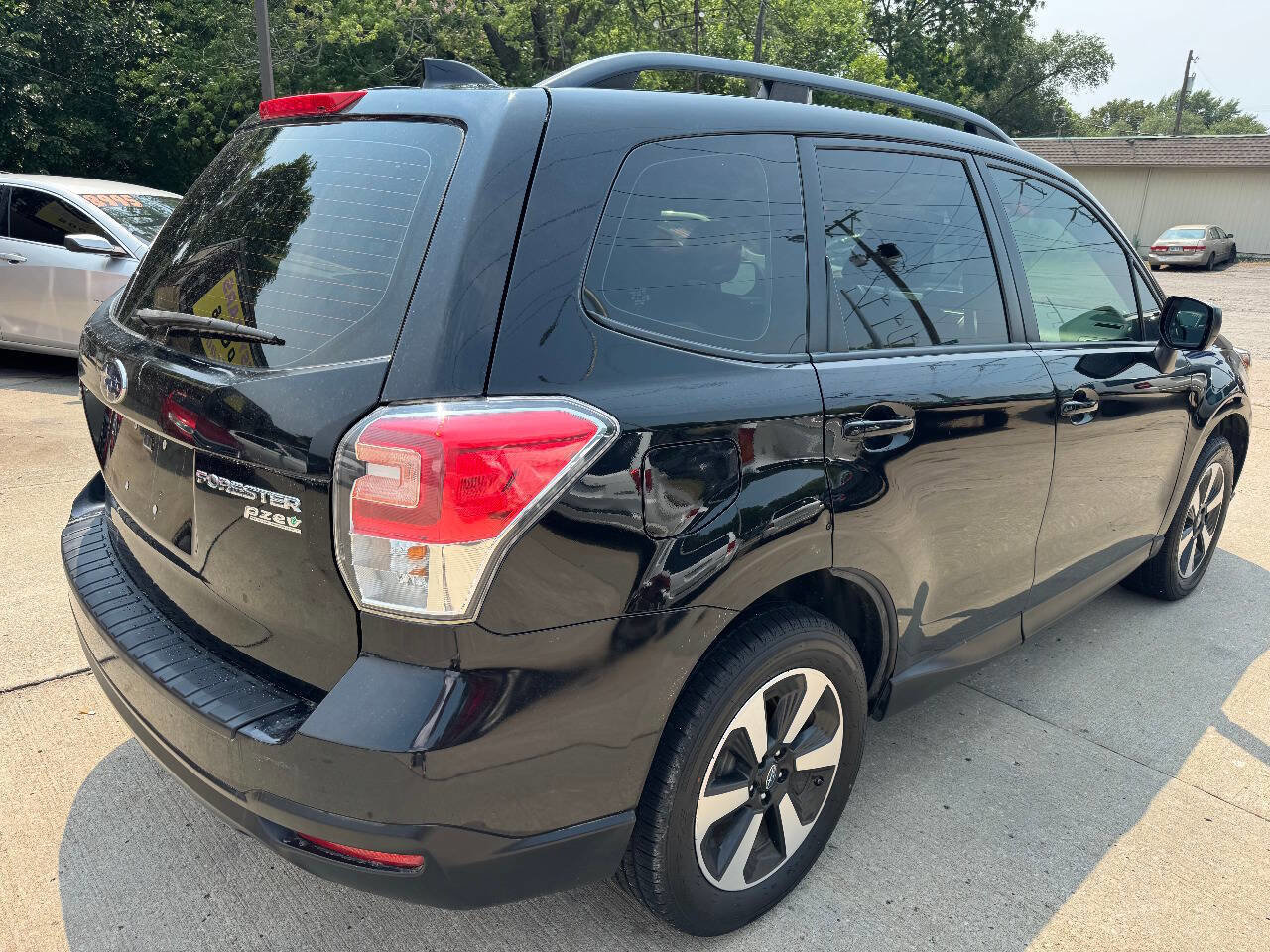 Used 2017 Subaru Forester 2.5i w/ Alloy Wheel Package image 7