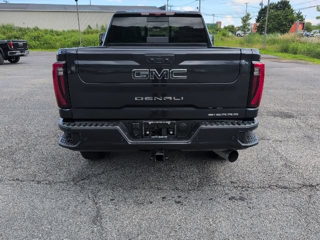 Used 2025 GMC Sierra 2500 Denali Ultimate AWD/4WD image 4