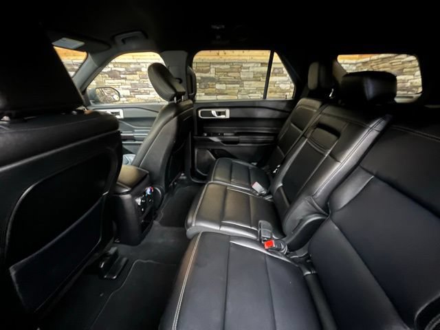 Used 2020 Ford Explorer XLT w/ Equipment Group 202A AWD/4WD image 26