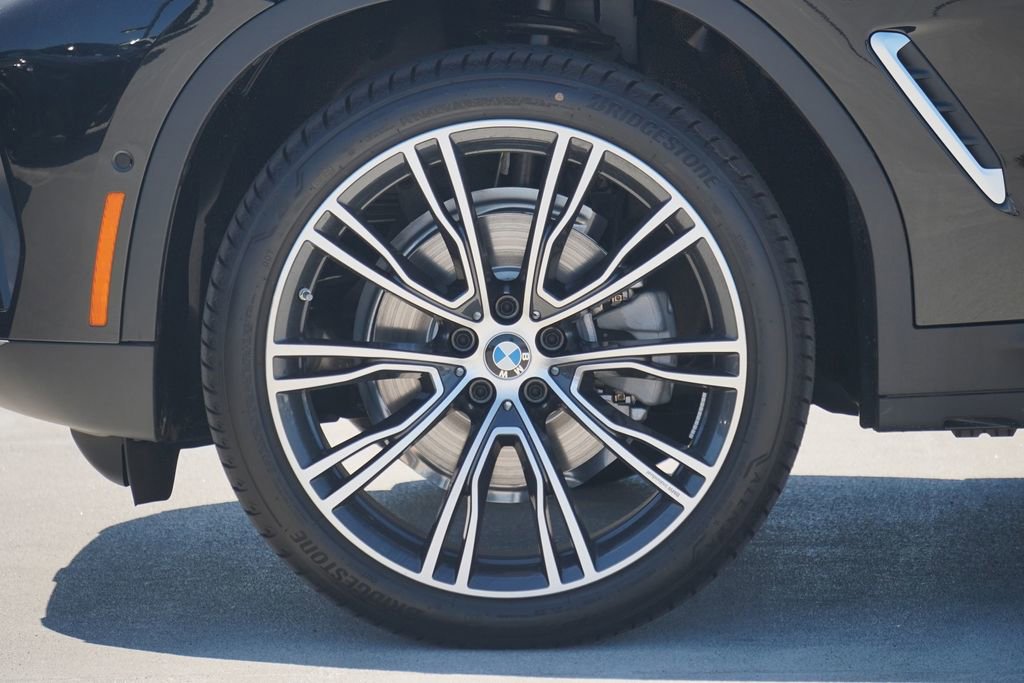 Used 2025 BMW X4 xDrive30i w/ Premium Package AWD/4WD image 5