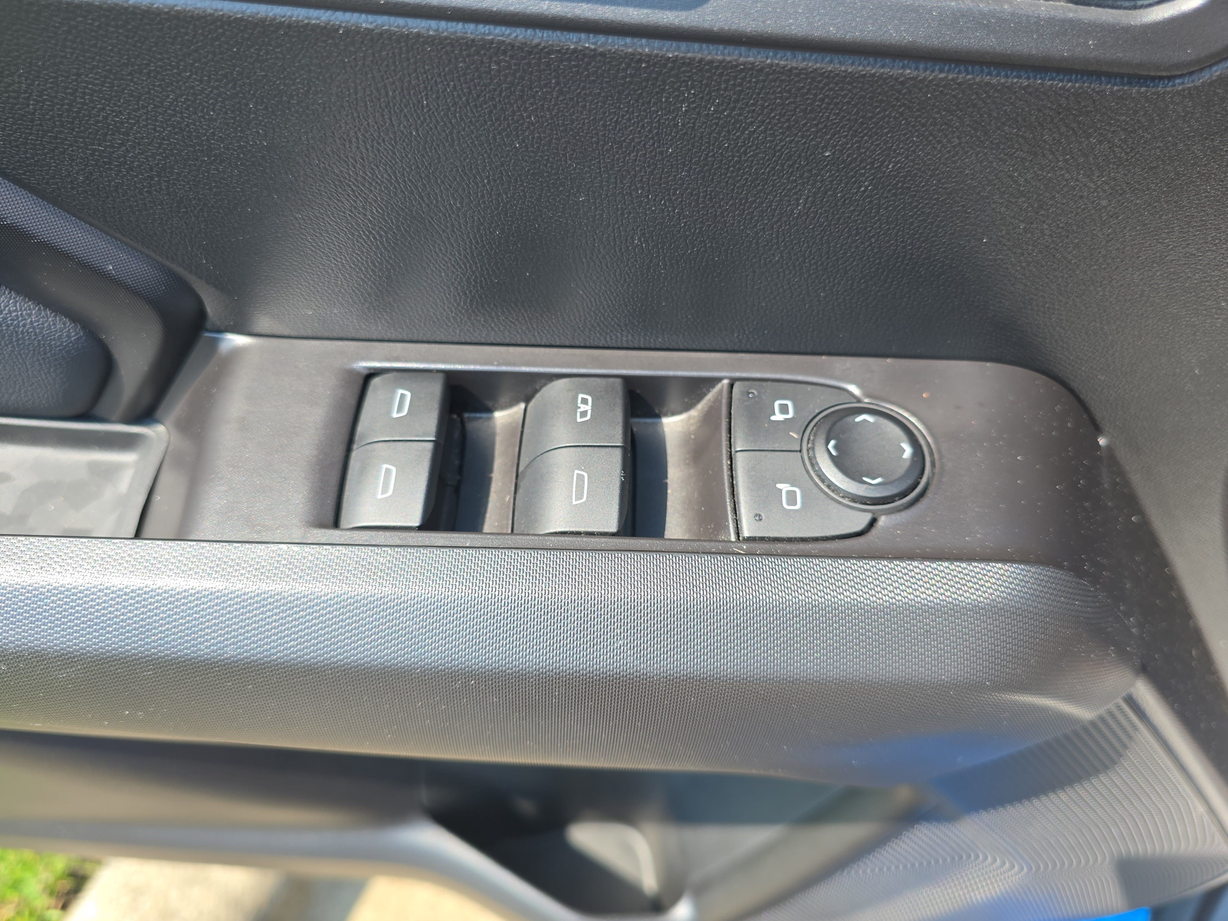 Used 2024 Chevrolet Colorado LT w/ LT Convenience Package II RWD image 28