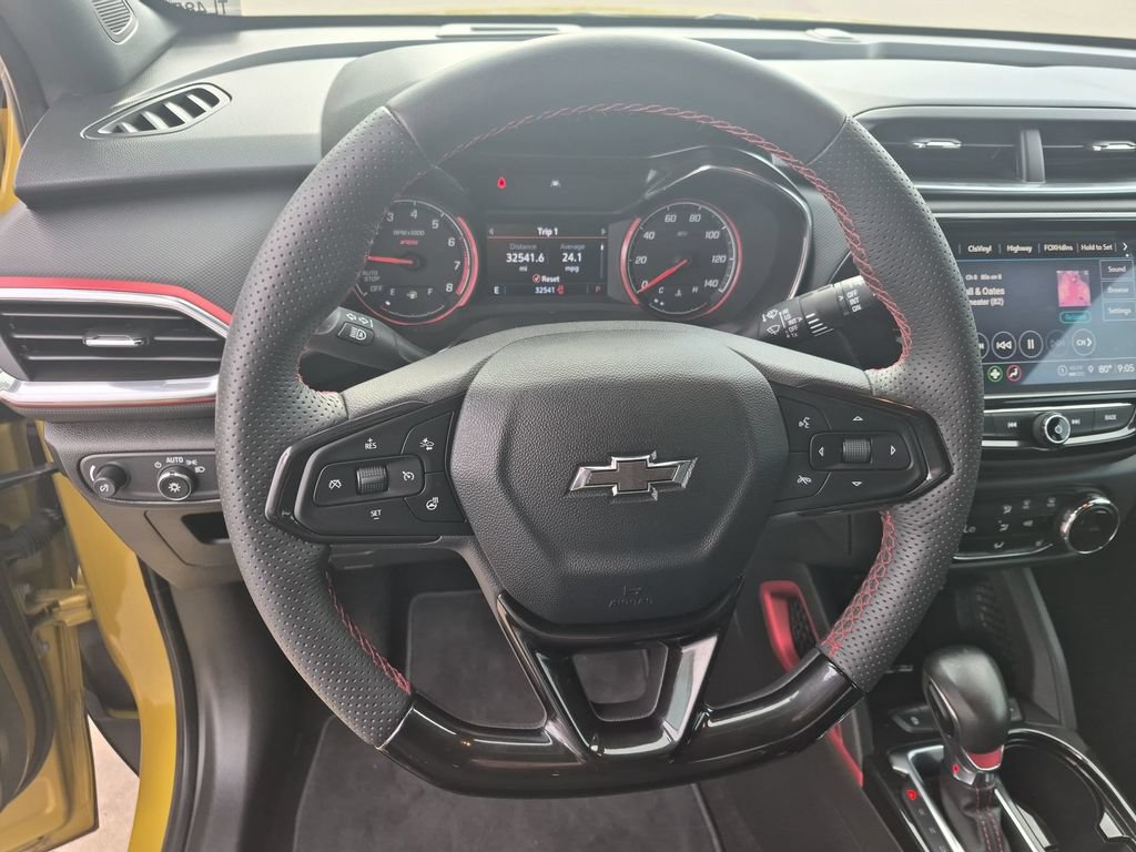 Used 2023 Chevrolet TrailBlazer RS w/ Sun and Liftgate Package FWD image 14