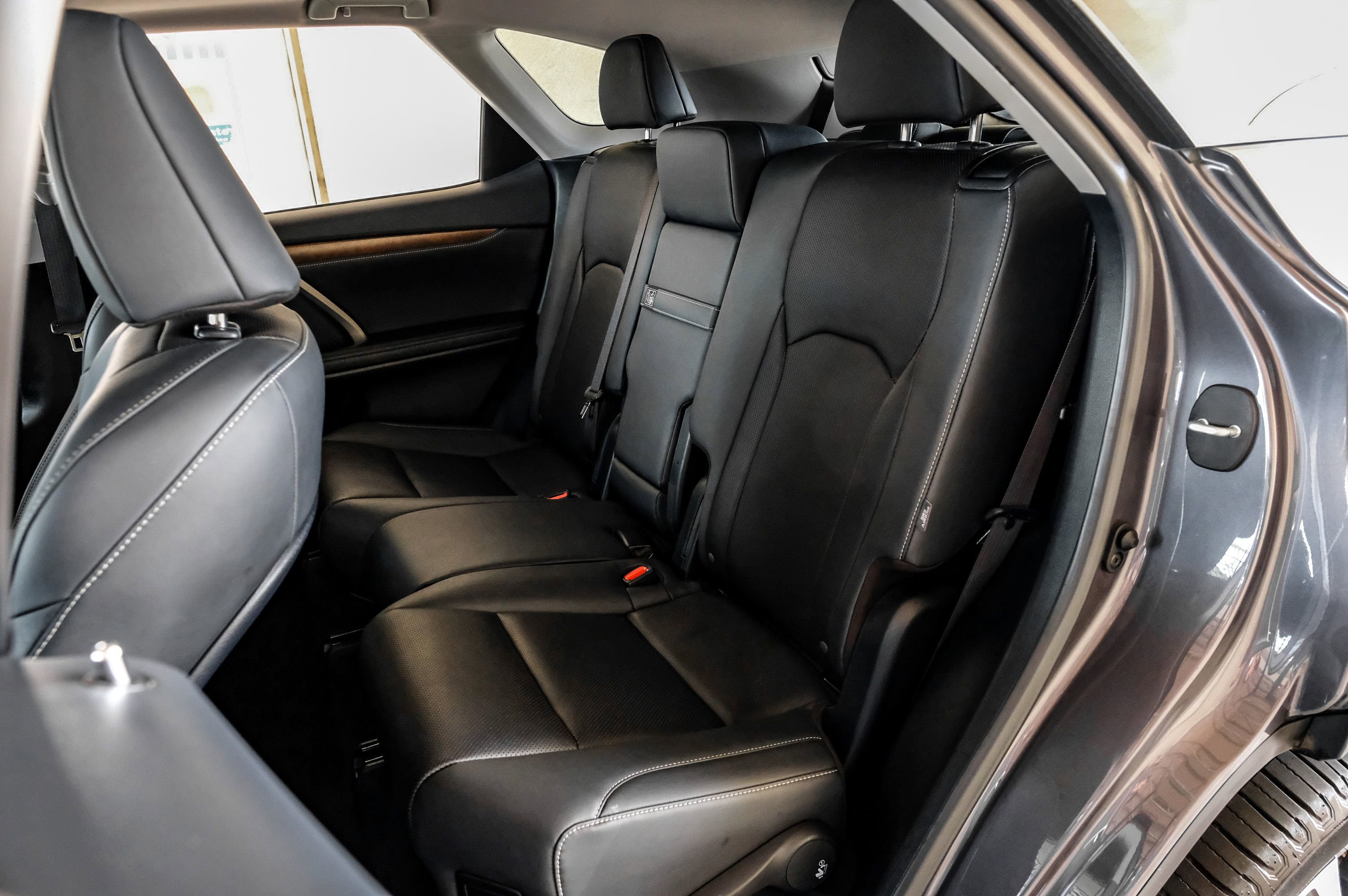 Used 2022 Lexus RX 350L FWD w/ Premium Package image 39