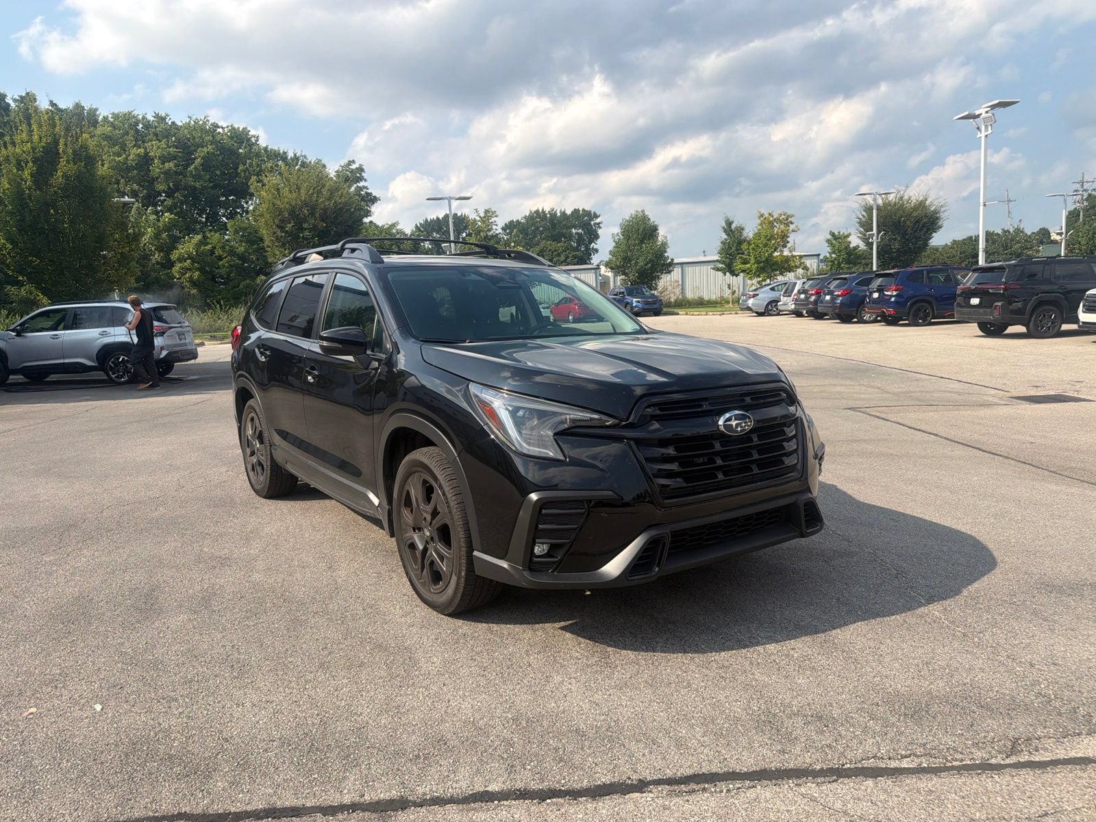 Used 2023 Subaru Ascent Onyx Edition AWD/4WD image 9