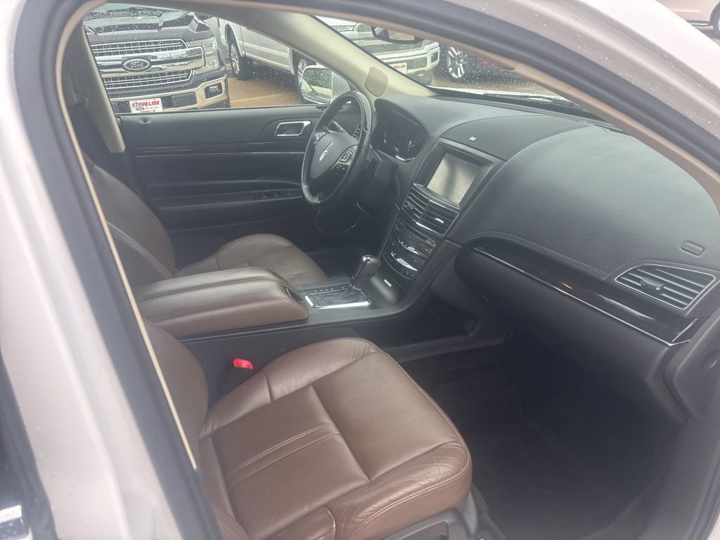 Used 2013 Lincoln MKT AWD image 14