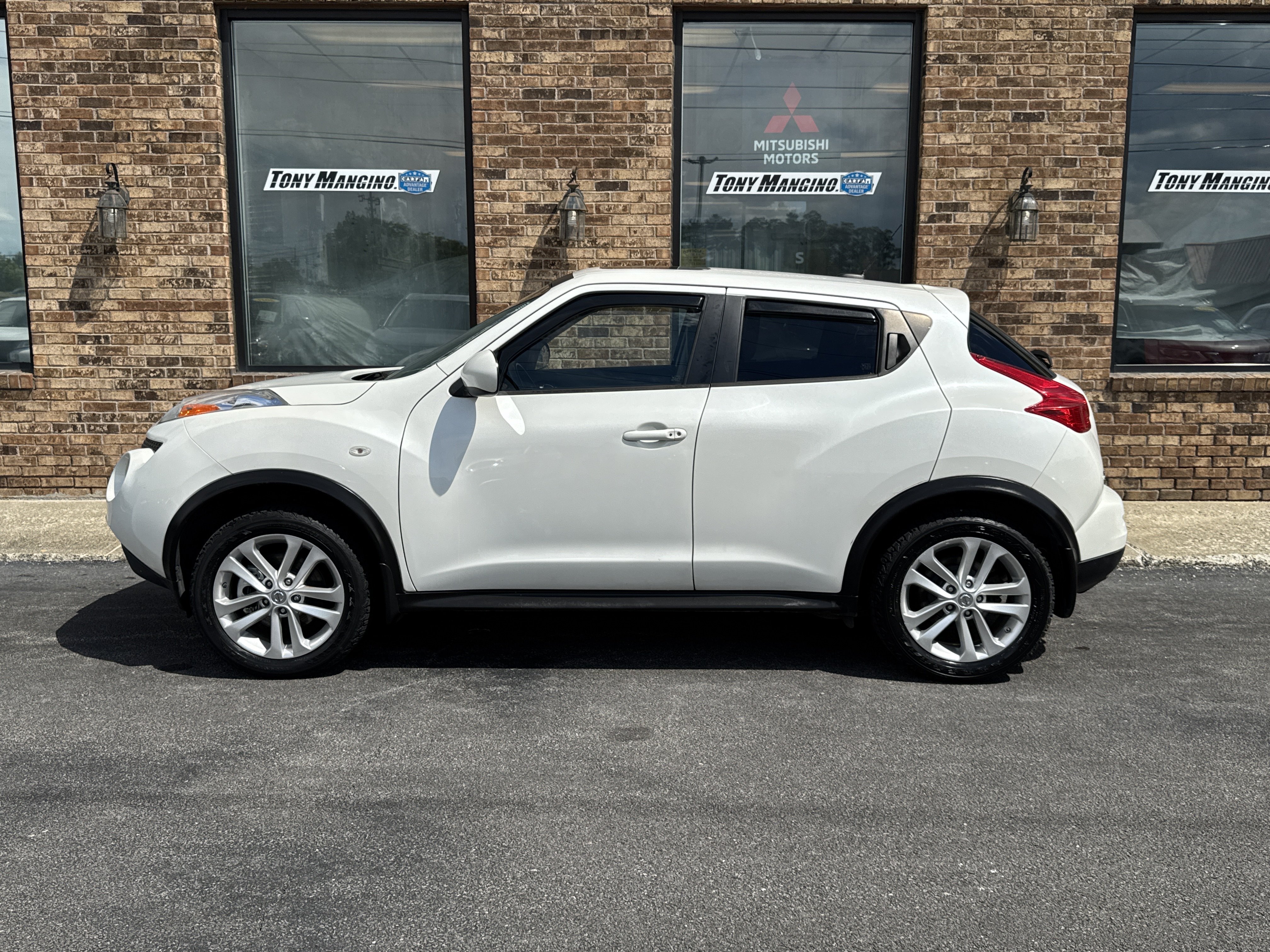 Used 2014 Nissan Juke SL AWD/4WD image 2