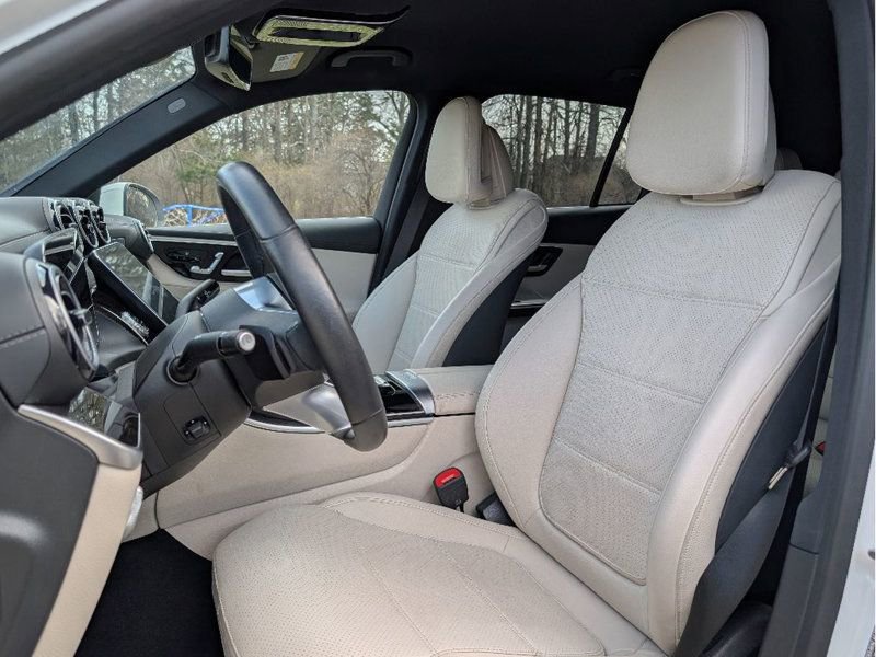 Used 2024 Mercedes-Benz GLC 300 4MATIC image 14