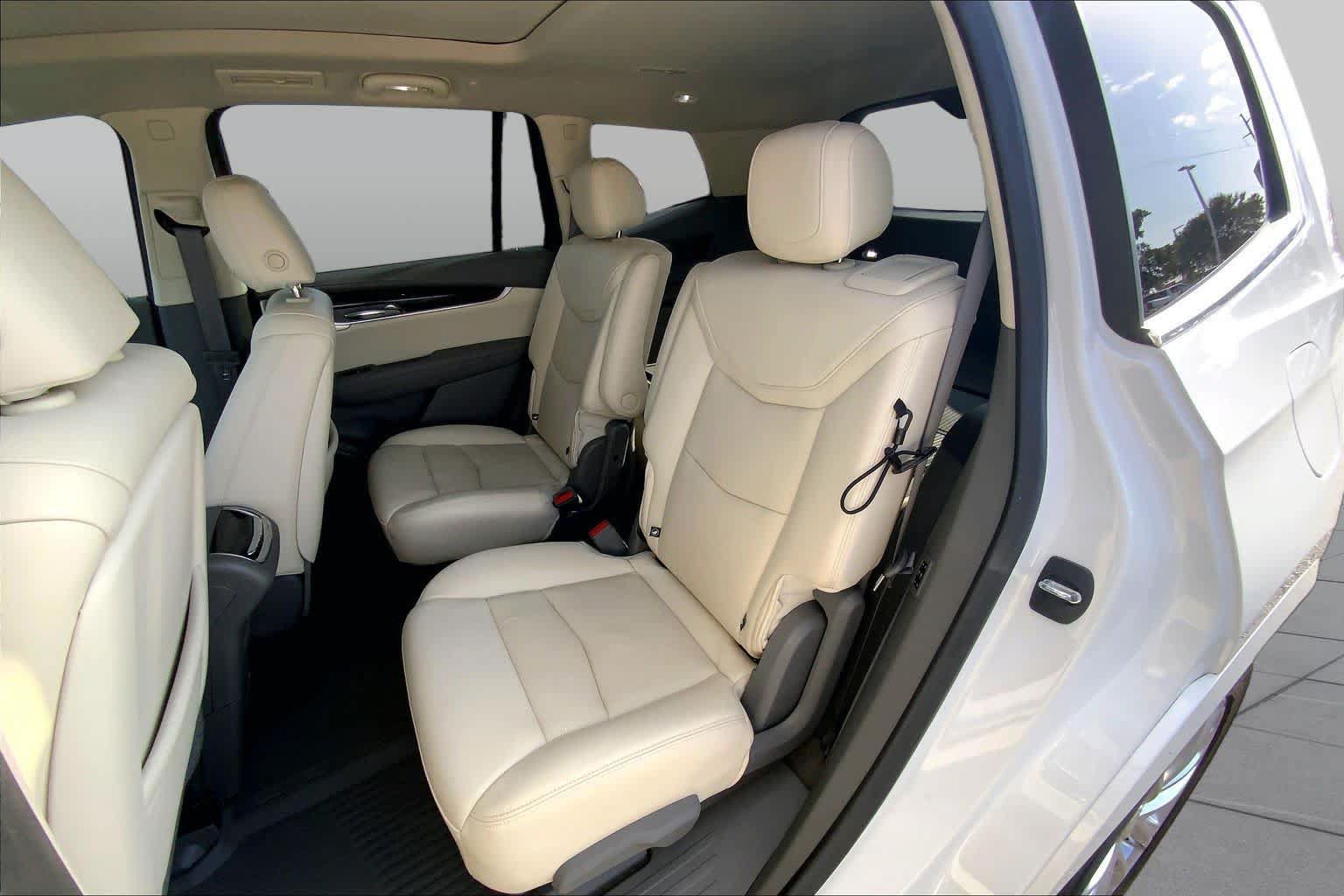 Used 2020 Cadillac XT6 Premium Luxury FWD image 21