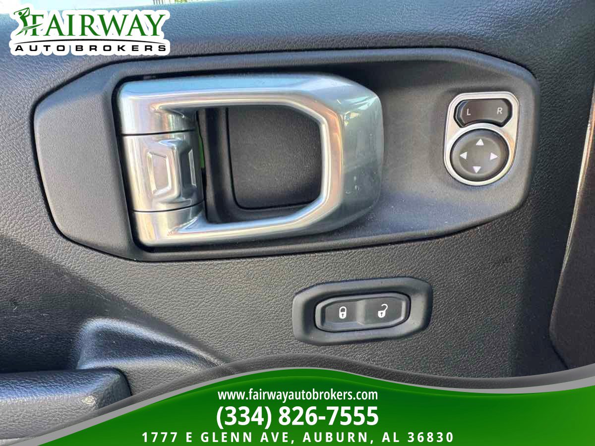 Used 2025 Jeep Wrangler Willys AWD/4WD image 15