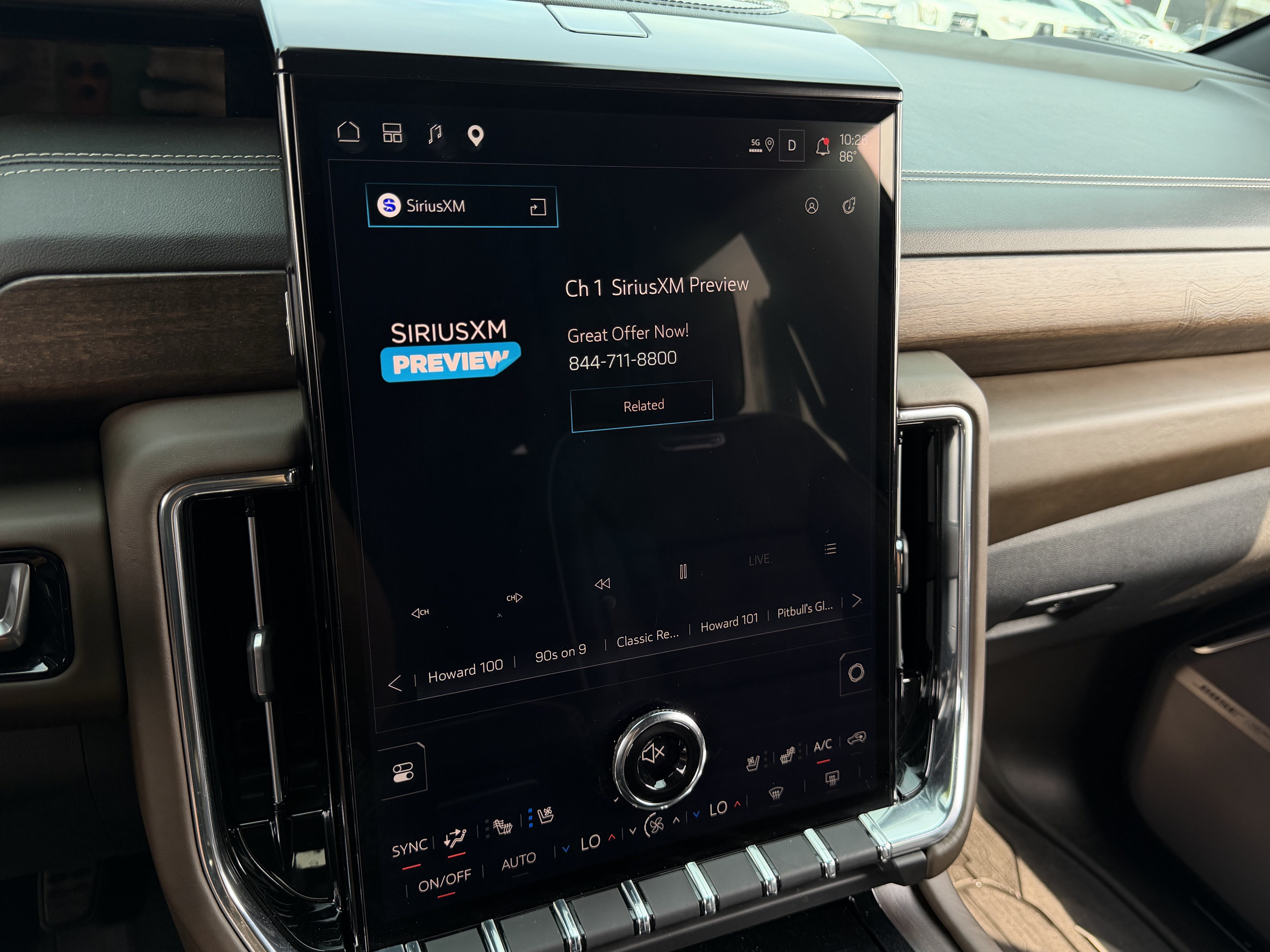 Used 2025 GMC Yukon Denali Ultimate AWD/4WD image 26