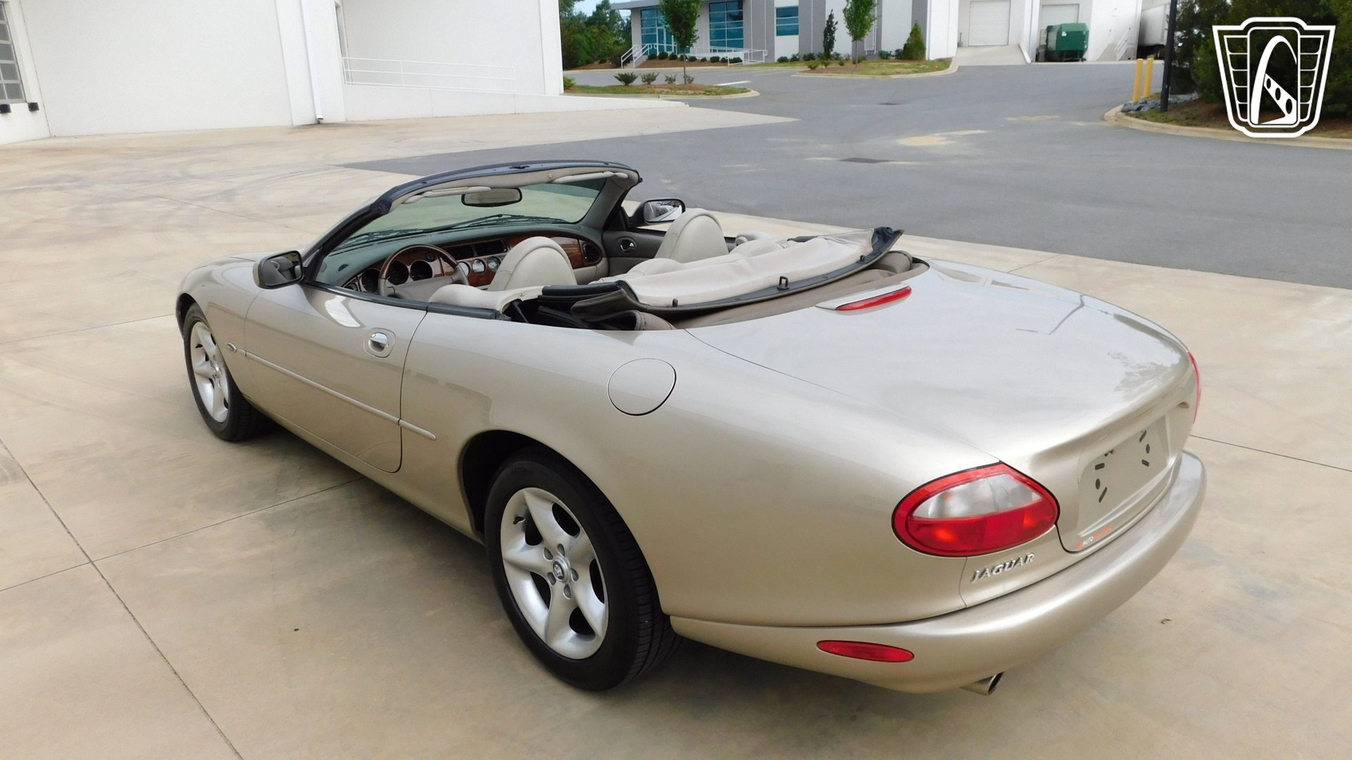 Used 2000 Jaguar XK8 Convertible RWD image 19
