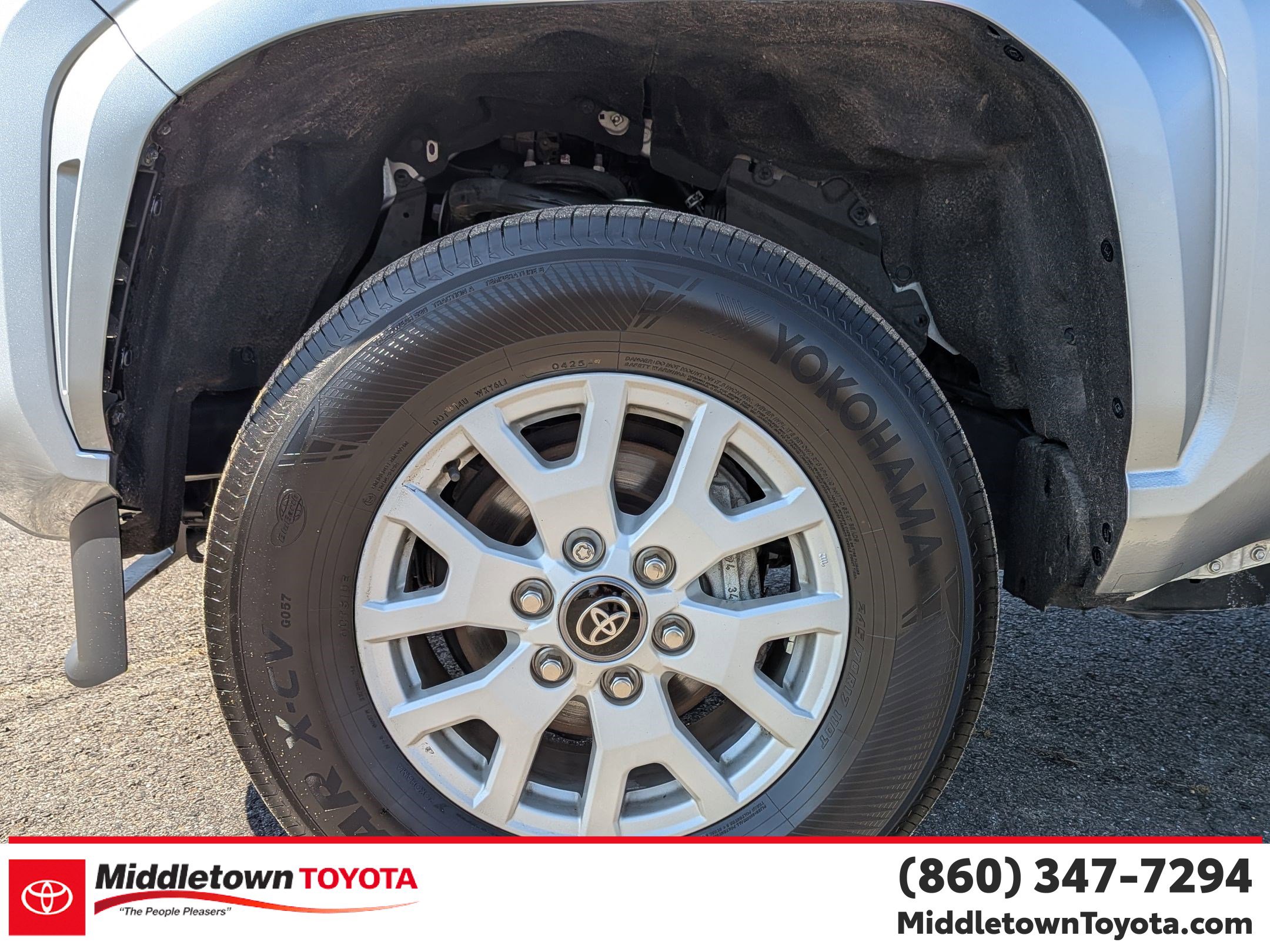 Certified 2024 Toyota Tacoma SR5 AWD/4WD image 9