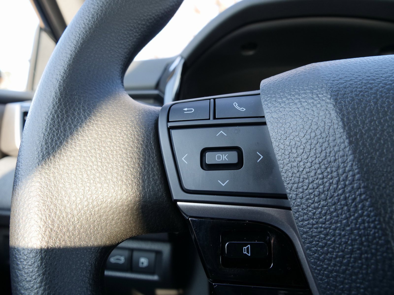 Used 2025 Toyota Camry LE image 22