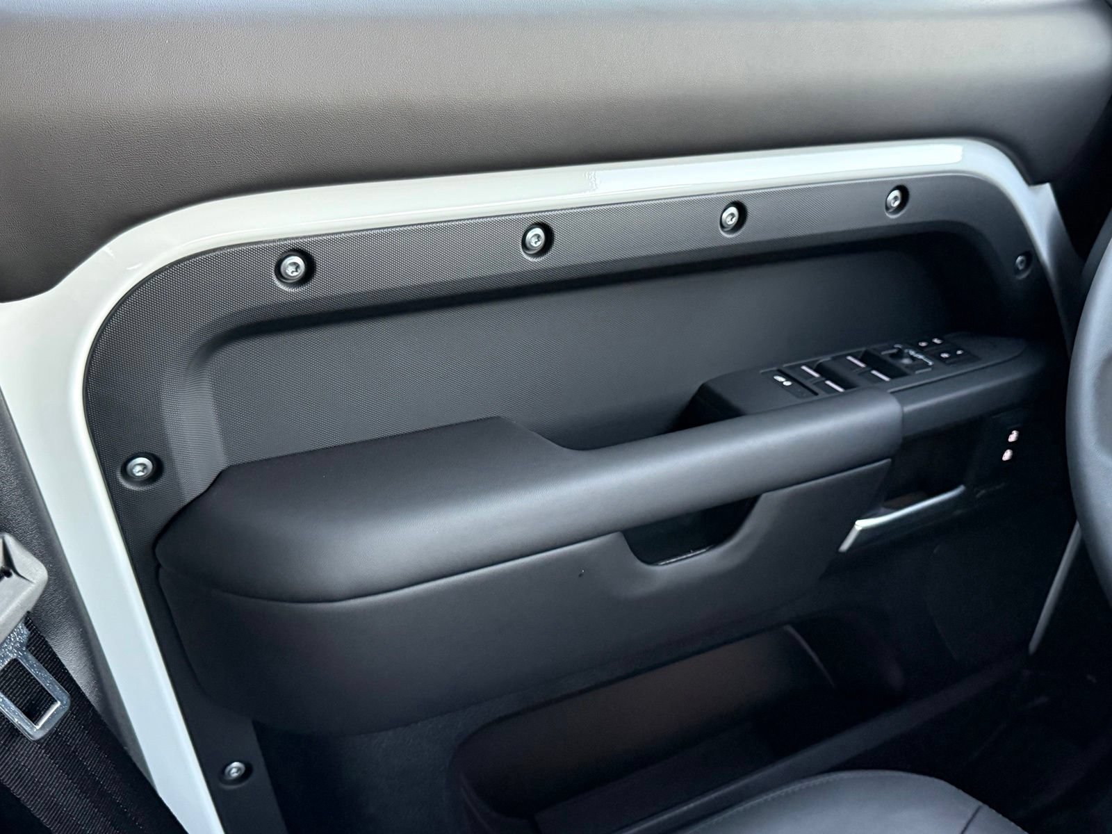 New 2026 Land Rover Defender 110 S AWD/4WD image 36