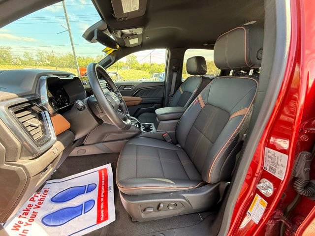 Used 2024 GMC Canyon AT4 w/ Technology Package image 15