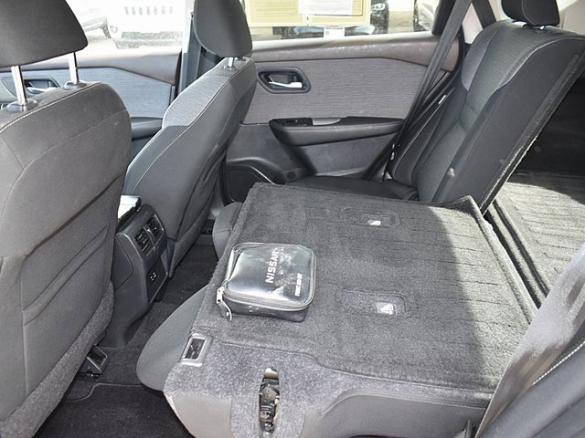 Used 2022 Nissan Rogue SV image 29