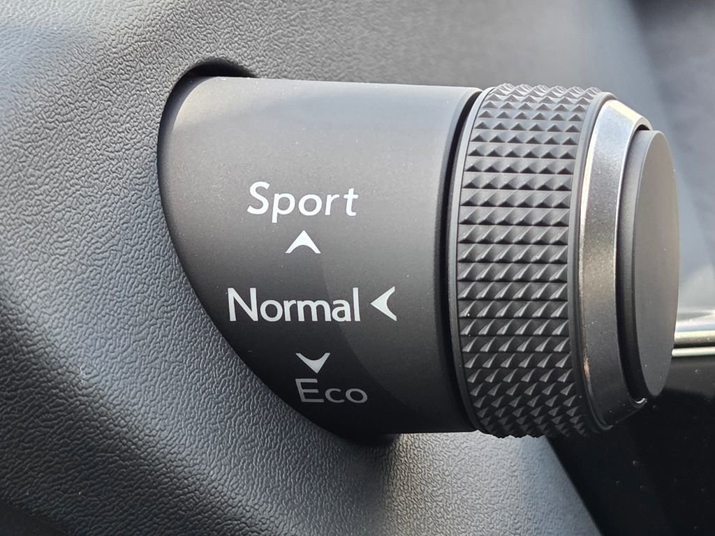 New 2026 Lexus UX 300h AWD image 18