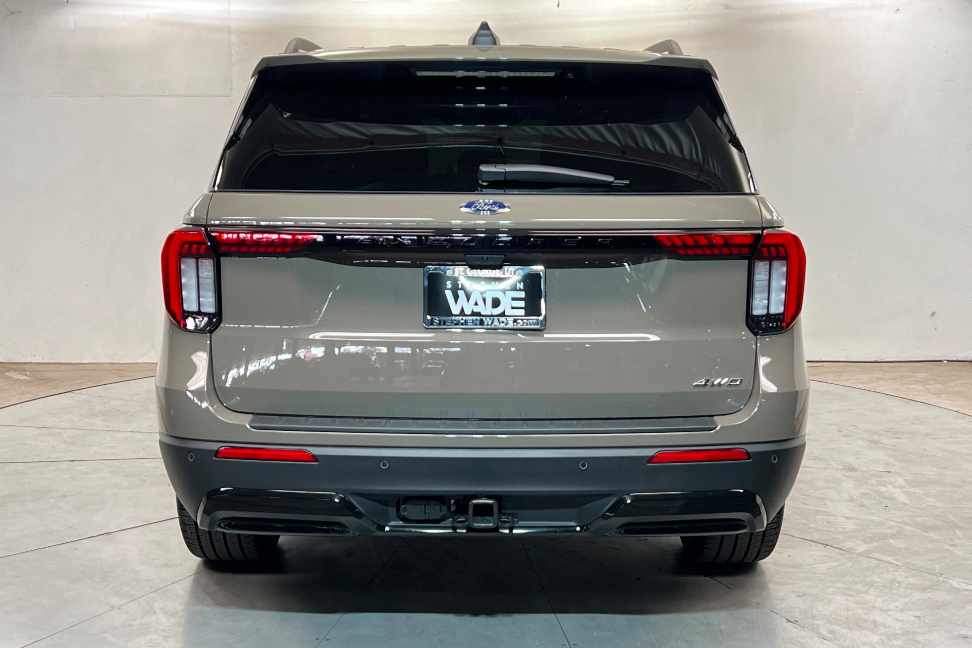 Used 2026 Ford Explorer ST-Line w/ ST-Line Street Pack AWD/4WD image 4