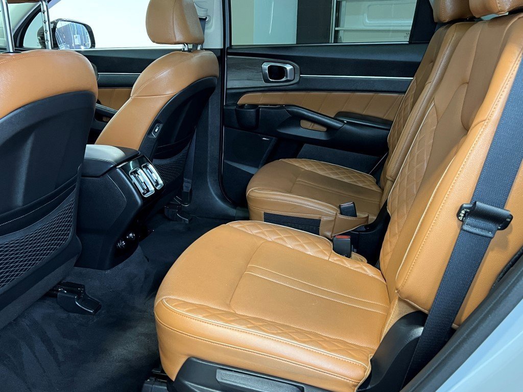 Used 2022 Kia Sorento SX Prestige w/ Rust Color Package image 22