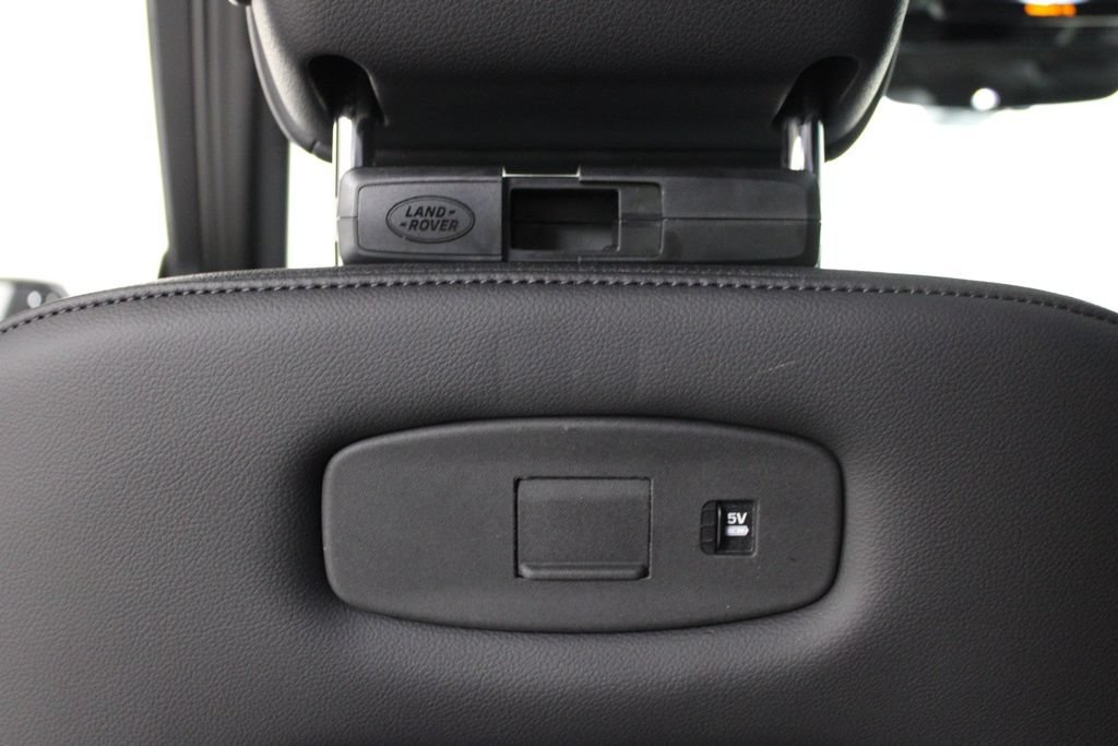 Used 2025 Land Rover Discovery S AWD/4WD image 31