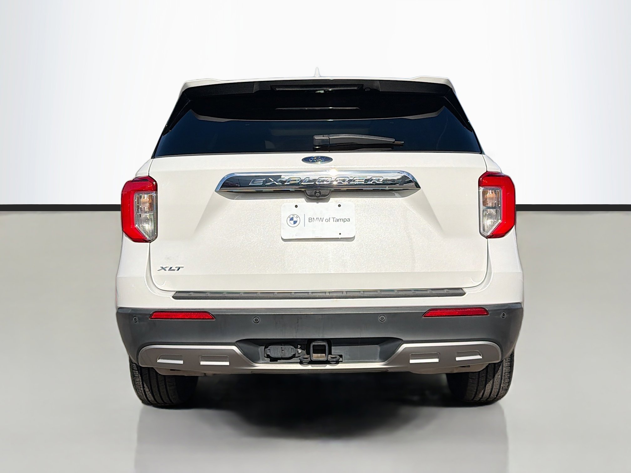 Used 2022 Ford Explorer XLT w/ Equipment Group 202A image 4