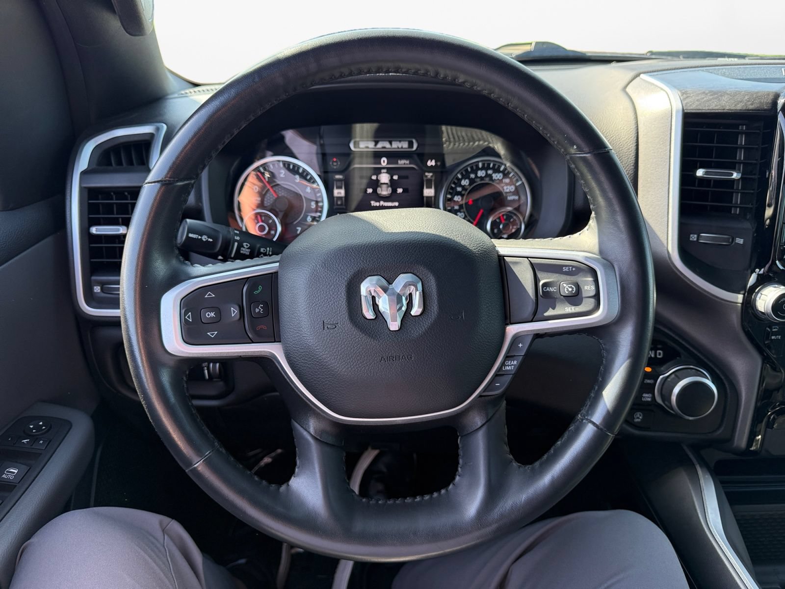 Used 2023 RAM 1500 Big Horn AWD/4WD image 14