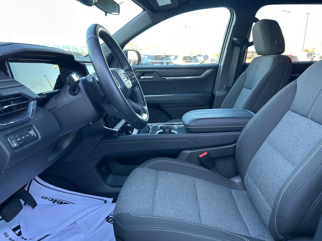 Used 2025 GMC Acadia Elevation image 16