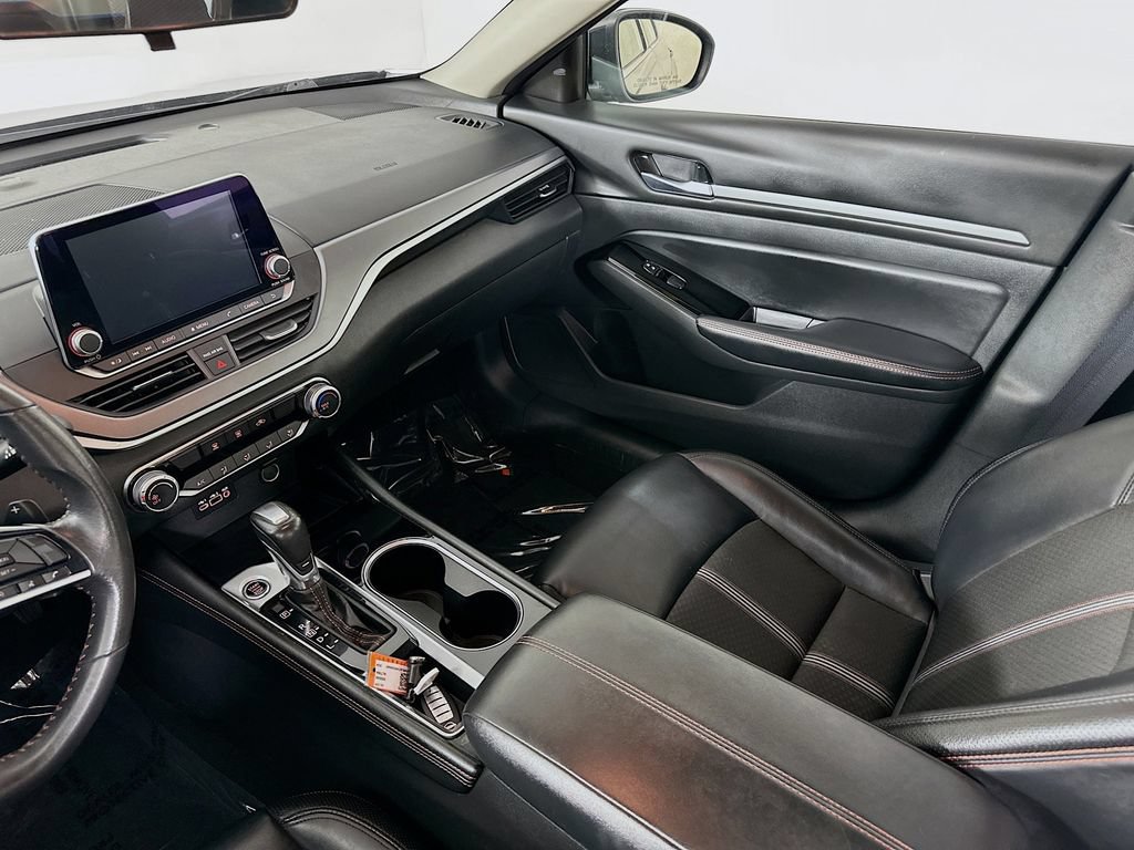 Used 2024 Nissan Altima 2.5 SR FWD image 29