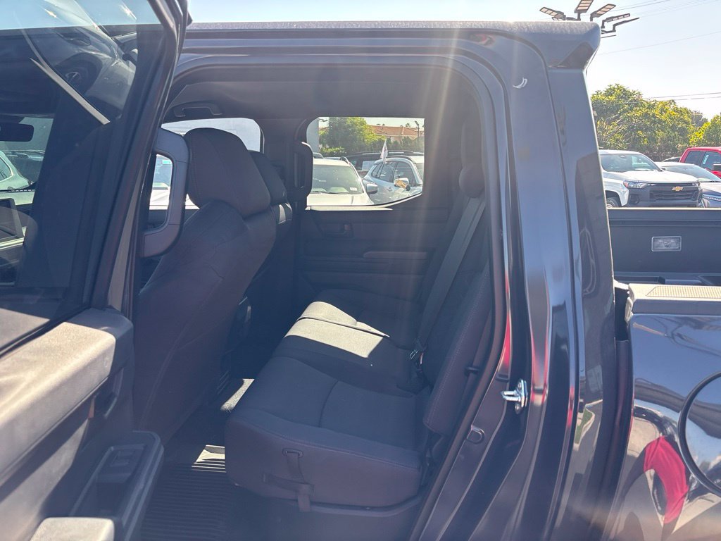 Used 2025 Toyota Tacoma SR5 AWD/4WD image 11
