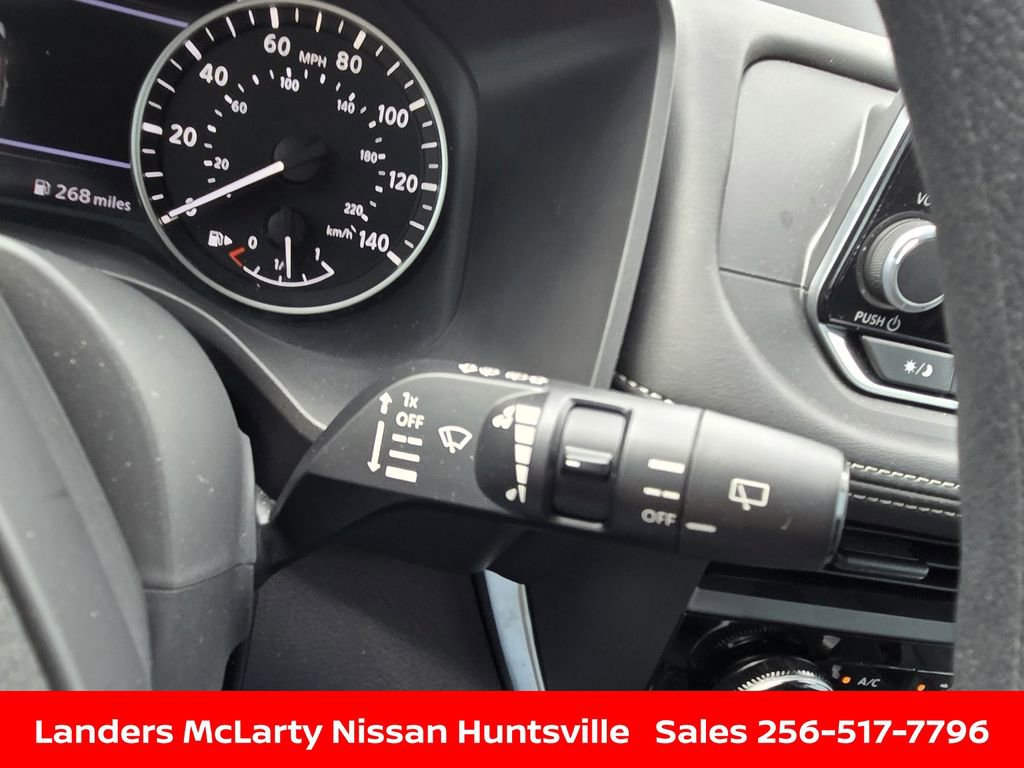 Used 2025 Nissan Rogue S AWD/4WD image 22