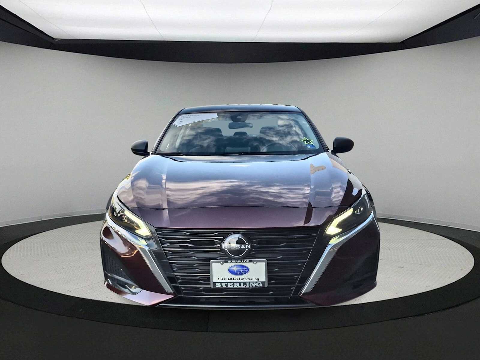 Used 2024 Nissan Altima 2.5 SV FWD image 3