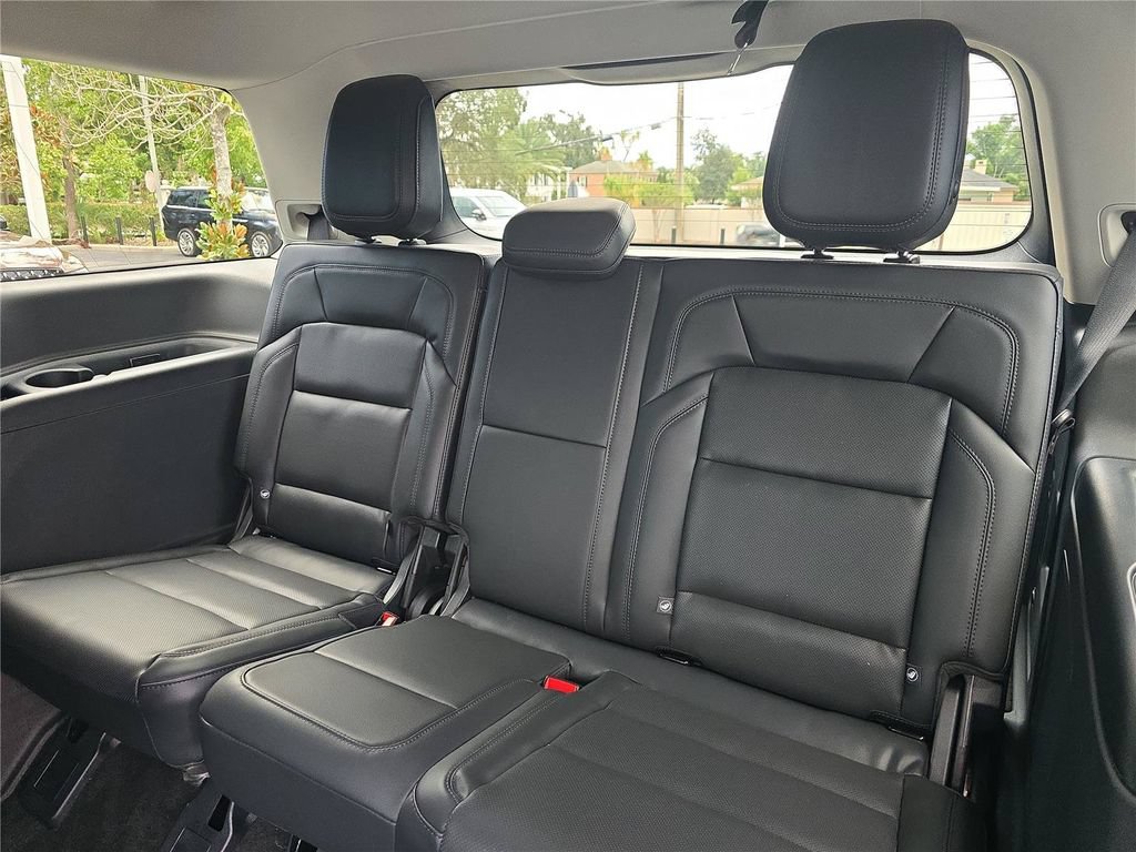New 2027 Lincoln Navigator Premiere RWD image 9
