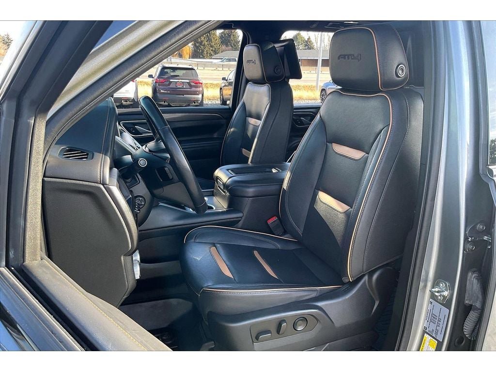 Used 2022 GMC Yukon XL AT4 w/ AT4 Premium Plus Package AWD/4WD image 27
