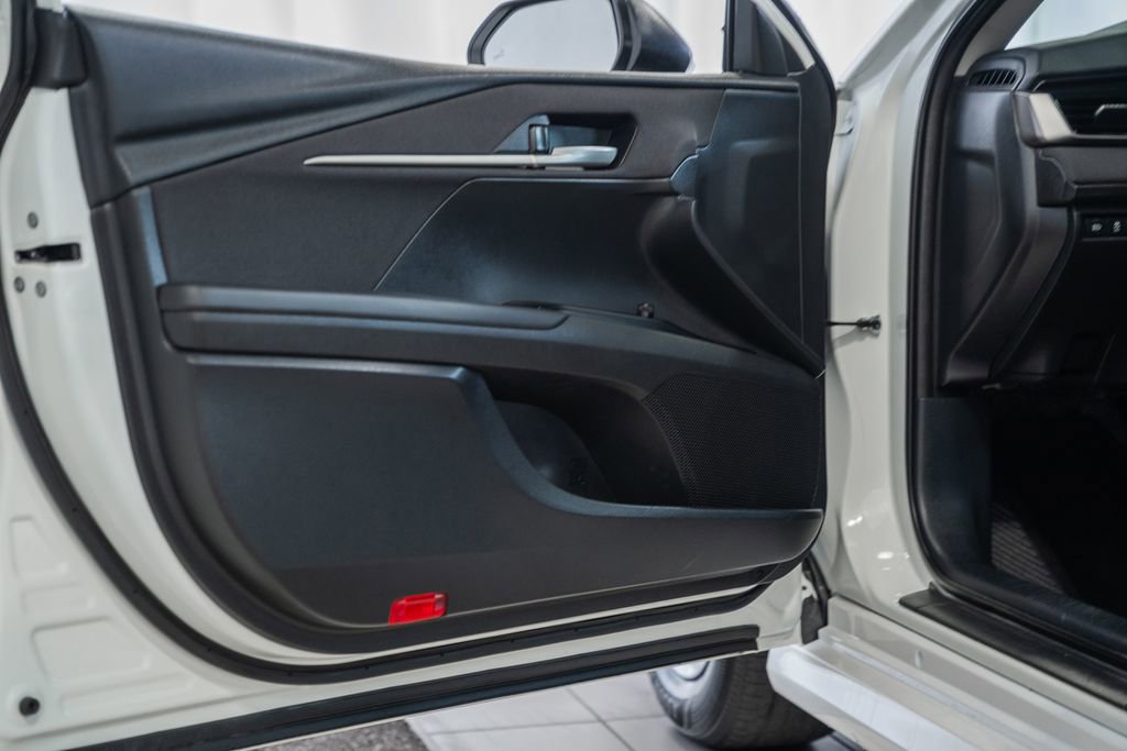 Used 2025 Toyota Camry LE FWD image 32