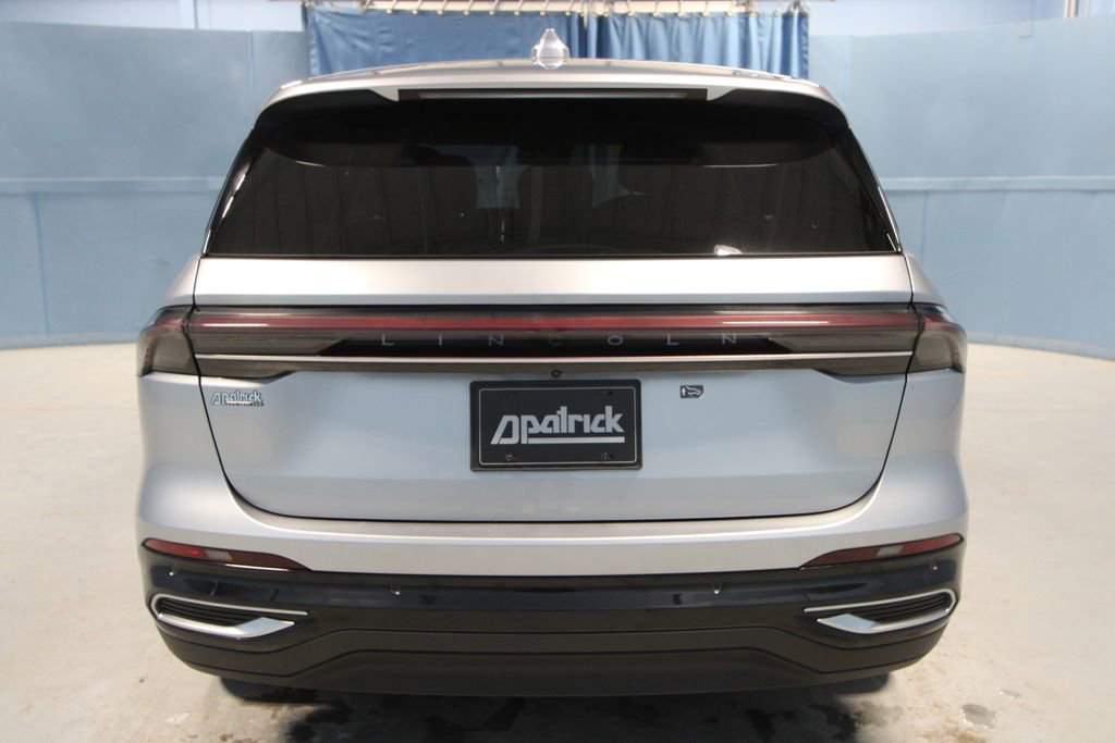 Used 2025 Lincoln Nautilus Premier image 32