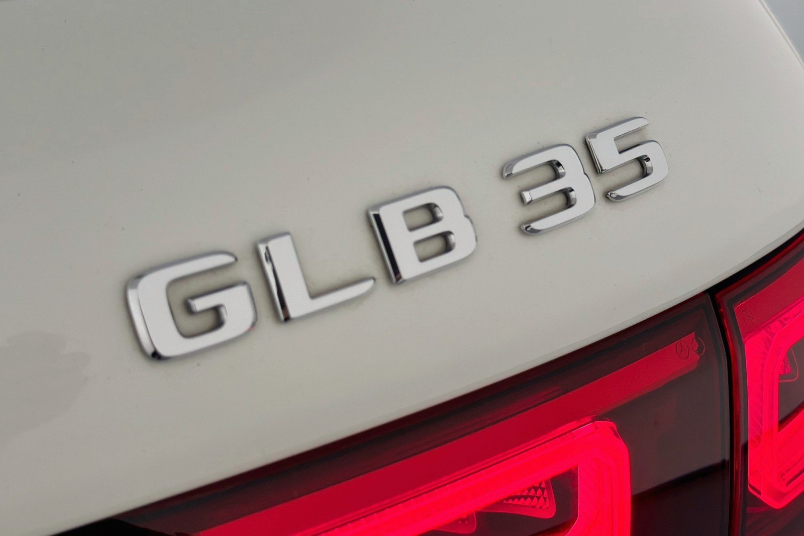 Used 2023 Mercedes-Benz GLB 35 AMG 4MATIC image 8