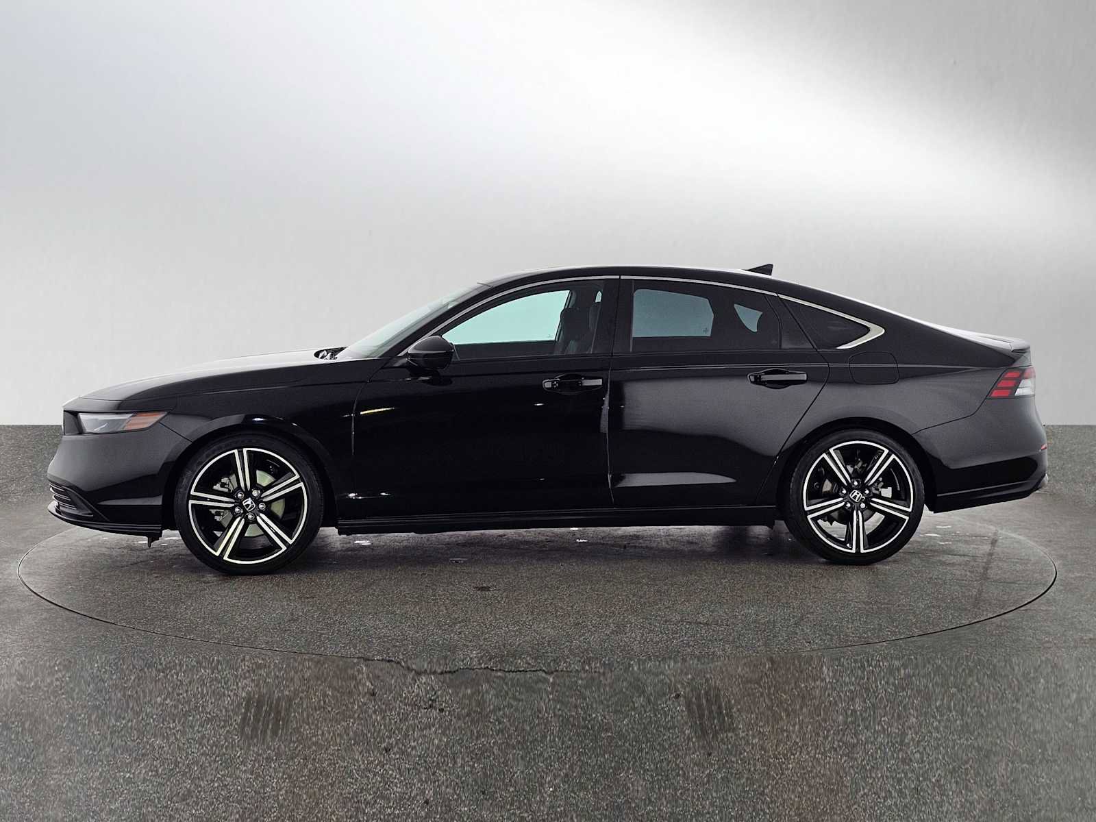Used 2024 Honda Accord Sport image 6